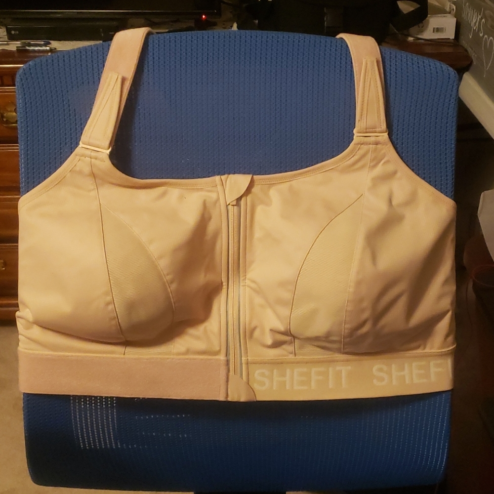 SheFit 6Luxe sports bra